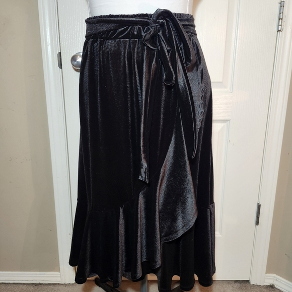 George black velvet tie-waist wrap skirt  in size xl - Picture 5 of 12
